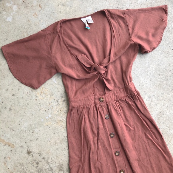Mimi Chica Dresses & Skirts - Mimi Chica Tie Front Dress